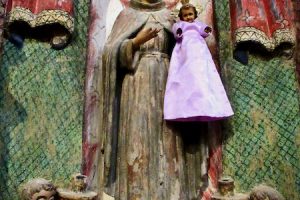 Images of Saint Anthony (San Antonio), who died in 1231, with baby Jesus did not become popular until the 17th century