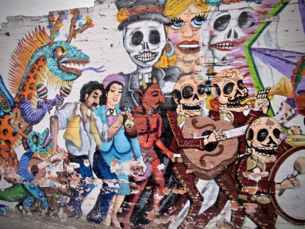A colorful mural near Fabrica la Aurora in San Miguel de Allende